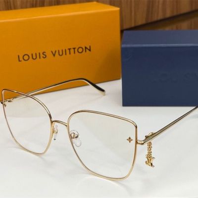  Louis Vuitton Square Metal Frame Transparent Lens Detachable LV Mark Gold-Toned Detail Ladies Eyeglass Store