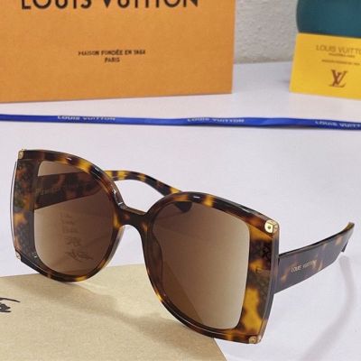 Clone Classic Louis Vuitton Tortoise Frame Metal Detail Brown Lens Wide Legs Engraved Brand Mark Neutral Sunglasses
