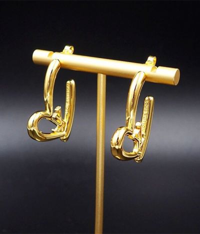  Louis Vuitton Fall In Love Heart Ladies Yellow Gold Hollow Heart Shaped Inset LV Letter Earrings M00463