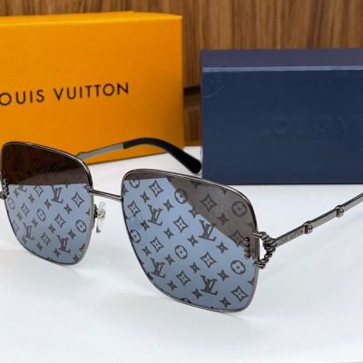  Louis Vuitton Gray Lens Decorated Monogram Printing Silver Frame Brand Tag Detail Legs Unisex Oversize Sunglasses